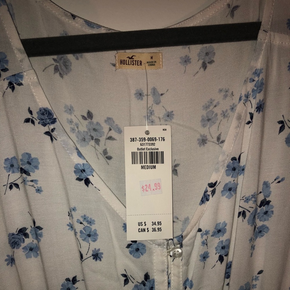 Hollister Dress NWT - Picture 3 of 8